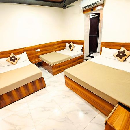 Hotel Om Palace Удджайн Экстерьер фото